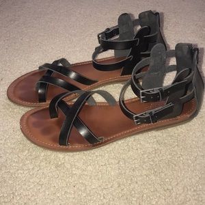 American Eagle Sandals